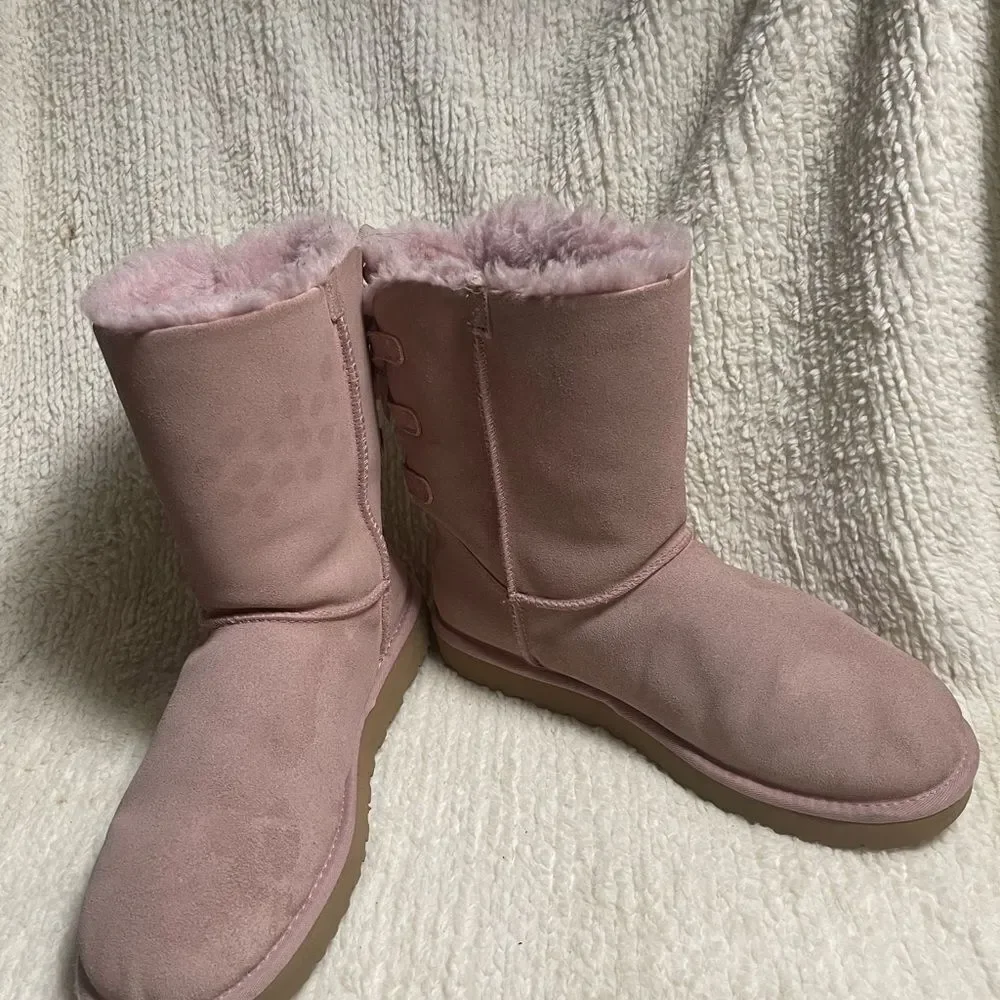 UGG Continuity leather suede light Pink short Boots gros grain ribbon accentSZ11